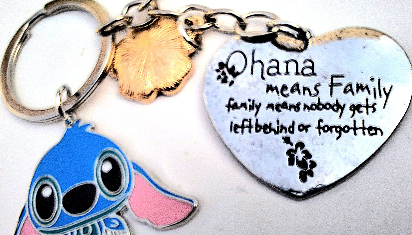 Tiernos llaveros de Stitch con medalla y perlas