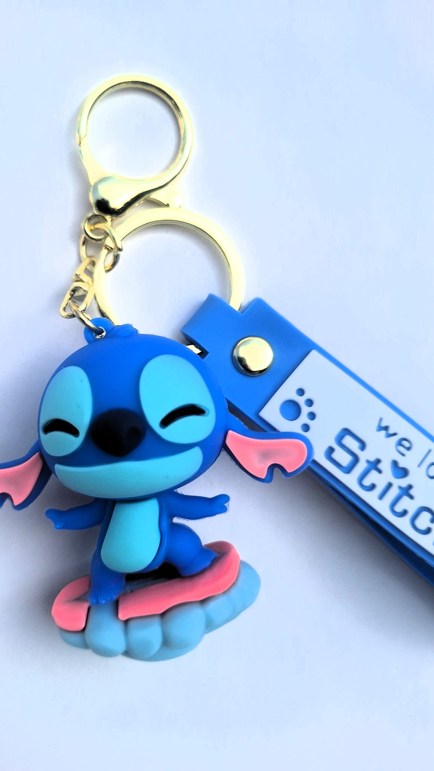 Llavero Stitch Surfista | Aventura vibrante