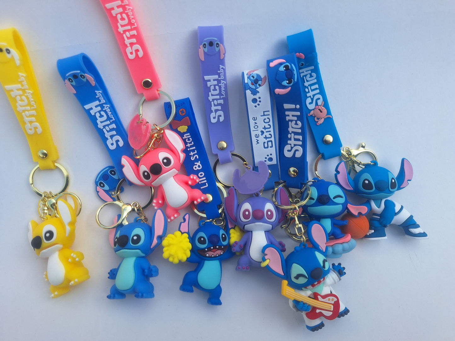 Llavero Stitch Surfista | Aventura vibrante