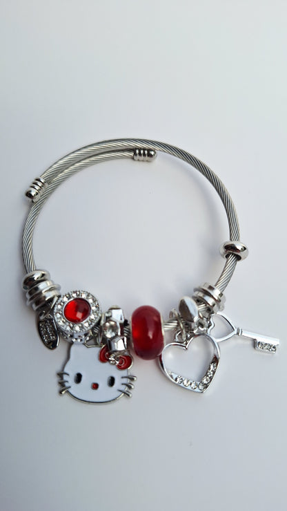 Pulsera estilo Pandora de Hello Kitty con charms rojos